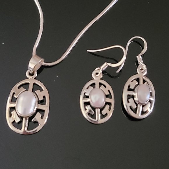 Independent Jewelry - Pearls set necklace and Earrings sterling Silver-Pearls short necklace